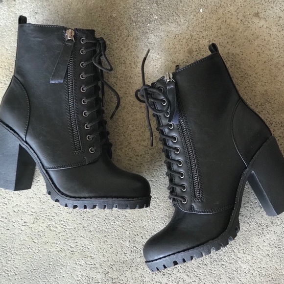 Soda Lug Sole Lace-up Heel Combat Ankle Bootie - Picture 11 of 15